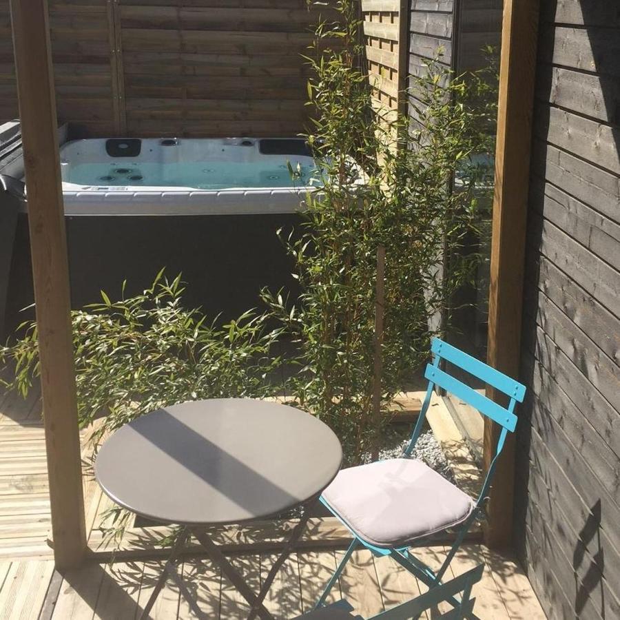 Les nuits insolites de la mothe - hébergement en bulle - tiny house avec spa privatif ou croisière fluviale Outremecourt Extérieur photo